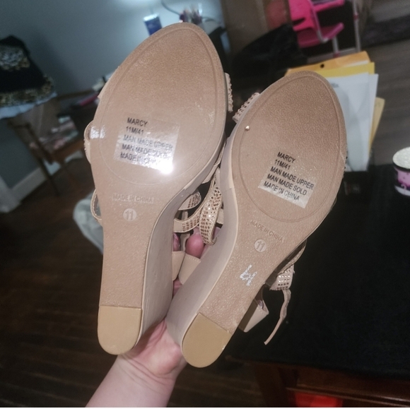 NWOT ME TOO rhinestone wedge sandal size 11 - Picture 4 of 5